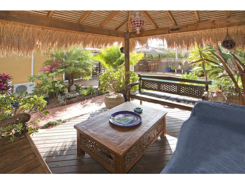 1 Galsworthy Street, Holland Park West QLD 4121