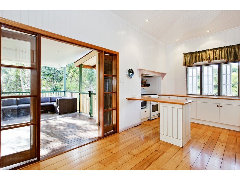 39 Palm Avenue, Holland Park West QLD 4121