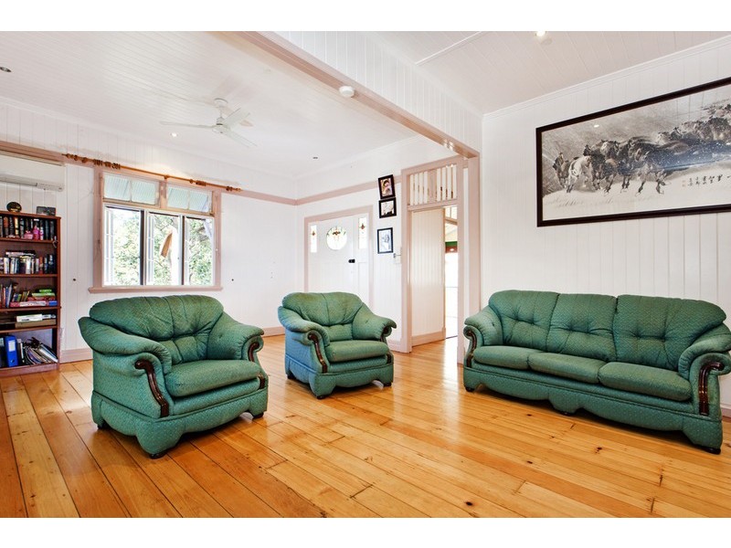 39 Palm Avenue, Holland Park West QLD 4121