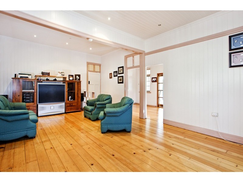 39 Palm Avenue, Holland Park West QLD 4121