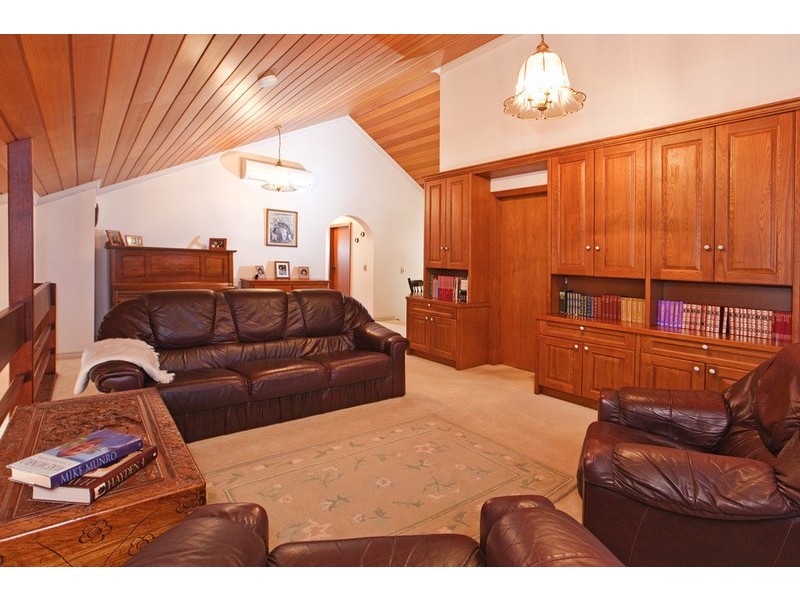 15 Odessa Street, Holland Park West QLD 4121
