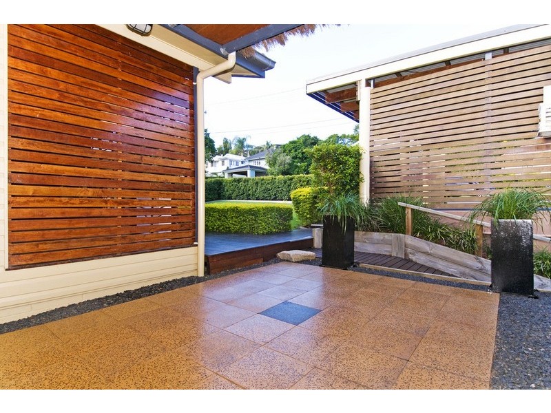 23 Ernest Street, Camp Hill QLD 4152