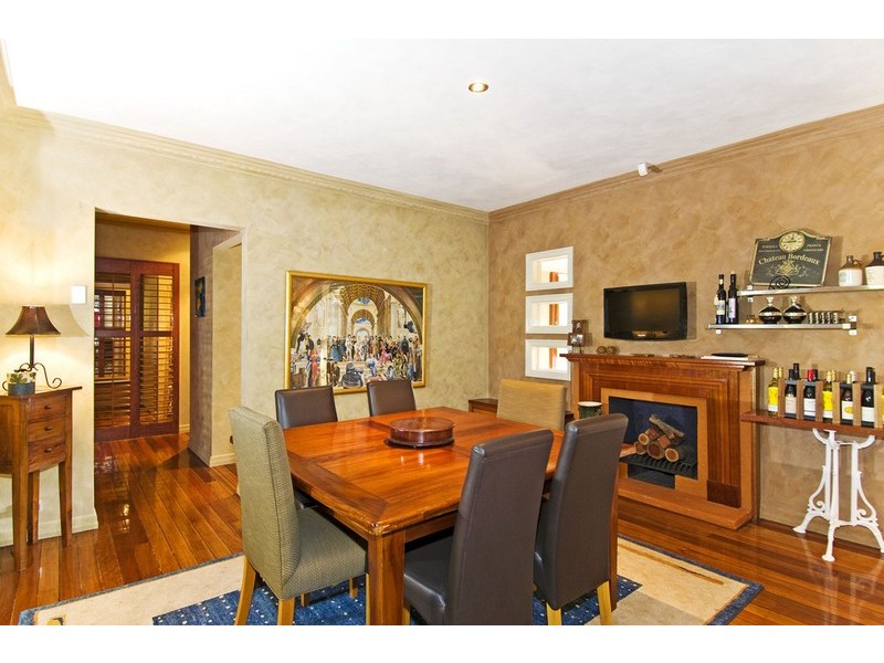 23 Ernest Street, Camp Hill QLD 4152