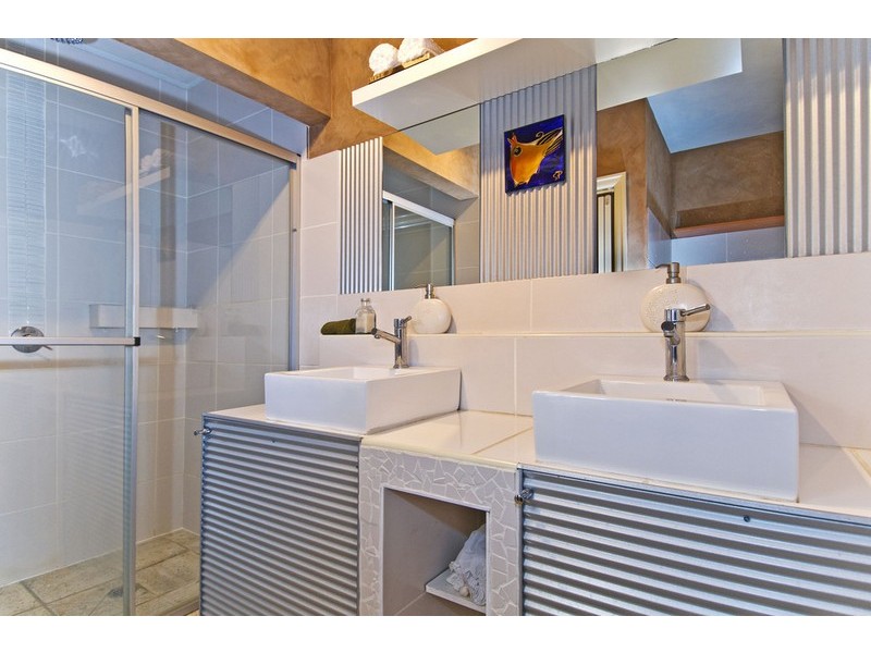 23 Ernest Street, Camp Hill QLD 4152