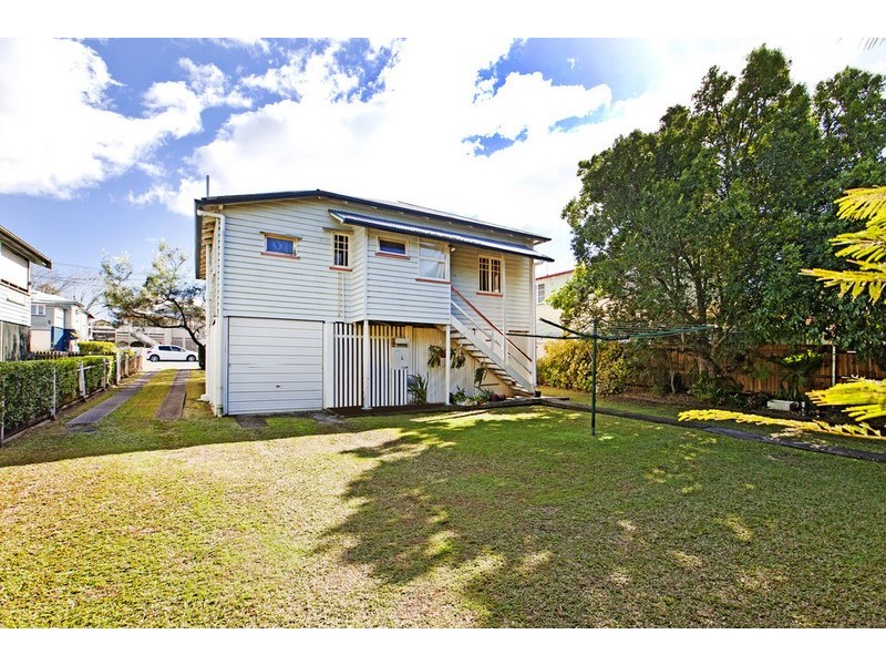 13 Framont Avenue, Holland Park QLD 4121