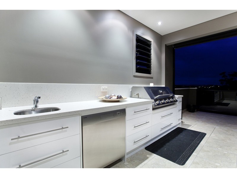 44 Brodie Street, Holland Park West QLD 4121