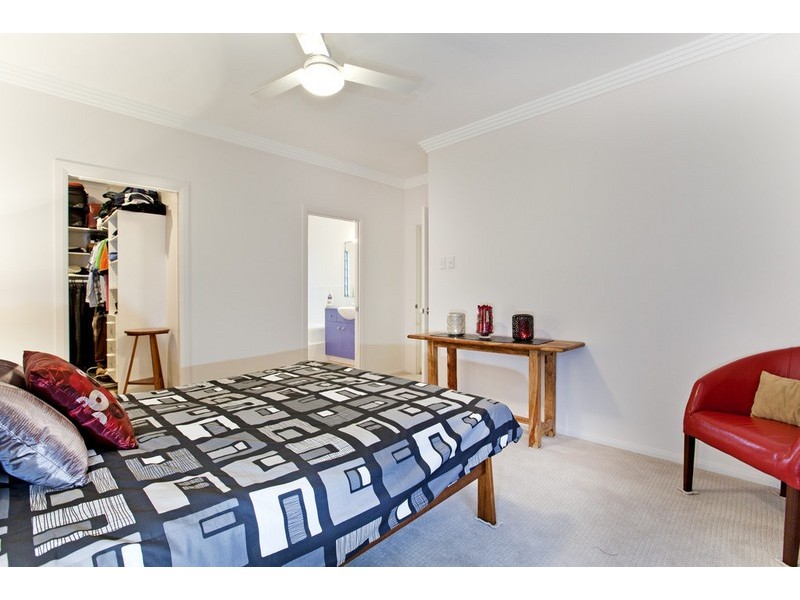 44 Brodie Street, Holland Park West QLD 4121