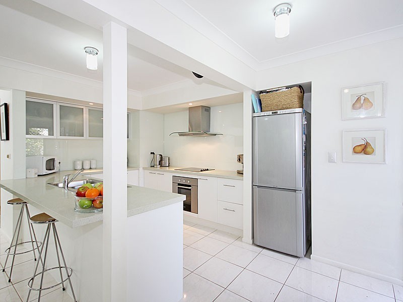 1041 Logan Road, Holland Park West QLD 4121