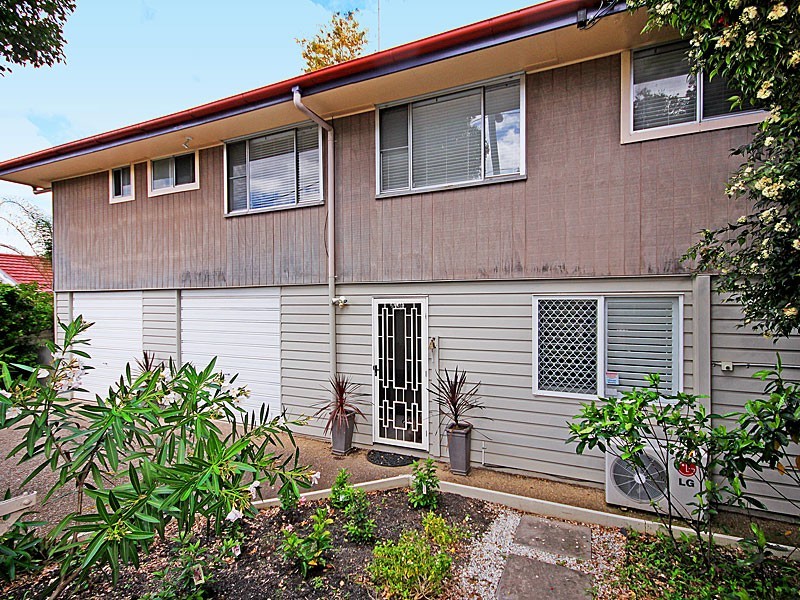1041 Logan Road, Holland Park West QLD 4121