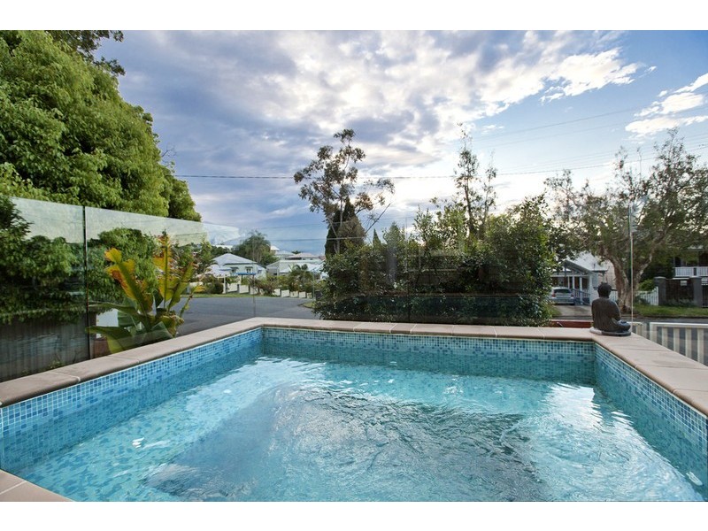 53B Thackeray Street, Norman Park QLD 4170