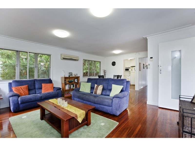 72 Dunrod Street, Holland Park West QLD 4121