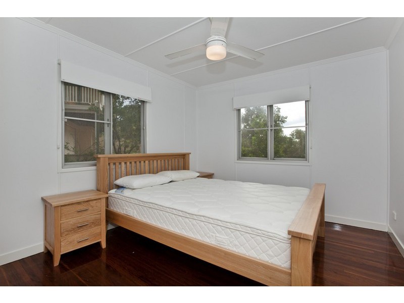 72 Dunrod Street, Holland Park West QLD 4121