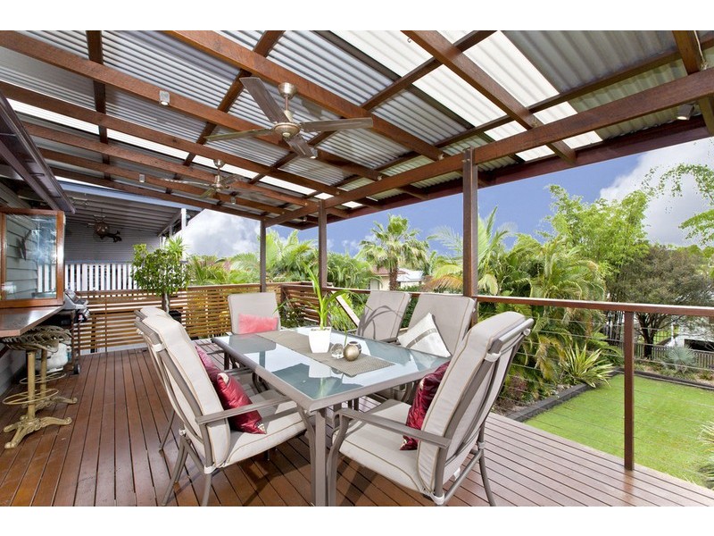 27 Ashton Street, Camp Hill QLD 4152