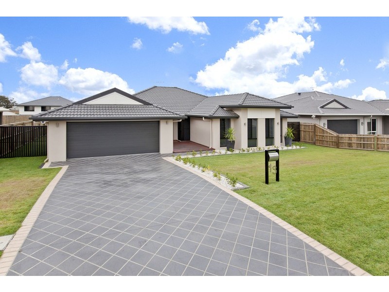 13 Balsam Street, Redland Bay QLD 4165