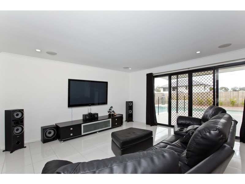 13 Balsam Street, Redland Bay QLD 4165