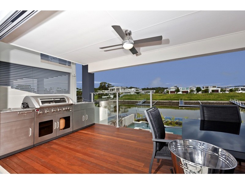 13 Harbourvue Court, Helensvale QLD 4212