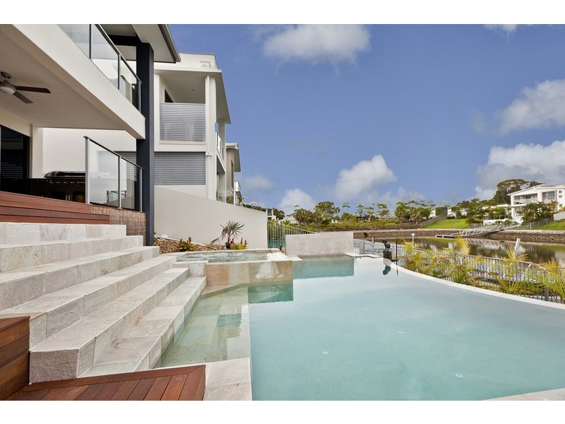 13 Harbourvue Court, Helensvale QLD 4212