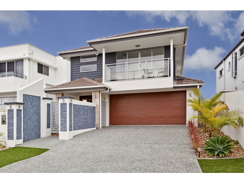 13 Harbourvue Court, Helensvale QLD 4212