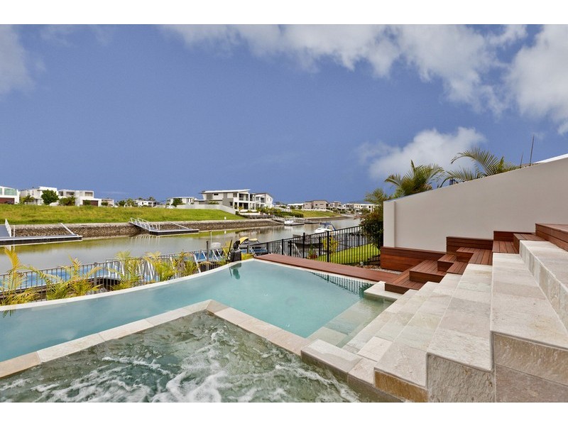 13 Harbourvue Court, Helensvale QLD 4212