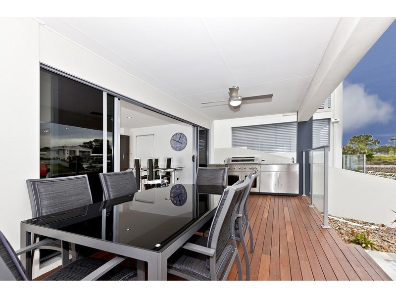 13 Harbourvue Court, Helensvale QLD 4212