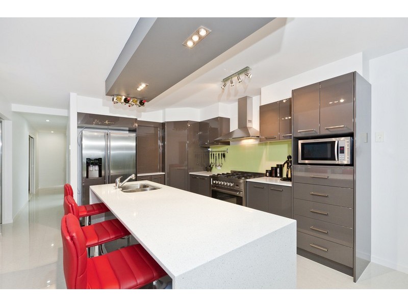 13 Harbourvue Court, Helensvale QLD 4212