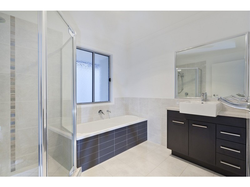 13 Harbourvue Court, Helensvale QLD 4212