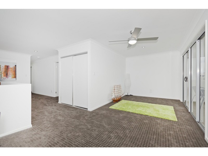 13 Harbourvue Court, Helensvale QLD 4212