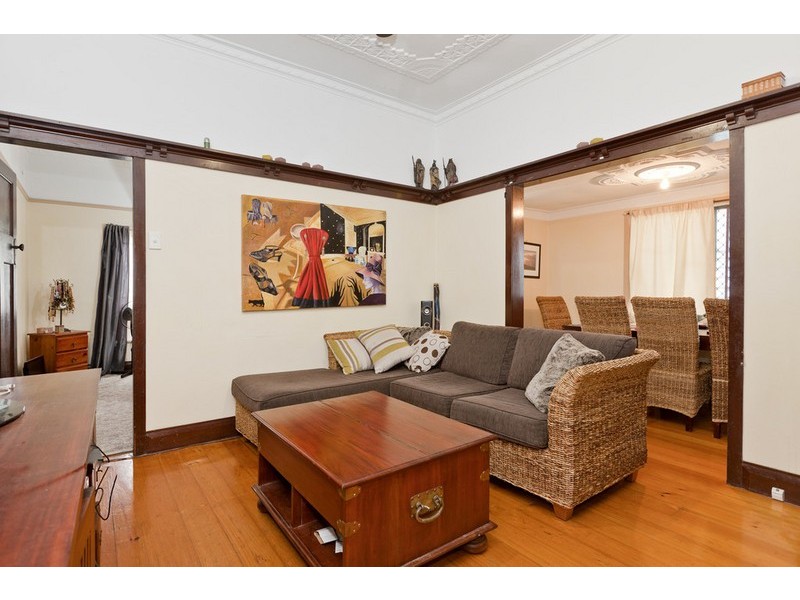 49 Balmoral Street, Hawthorne QLD 4171
