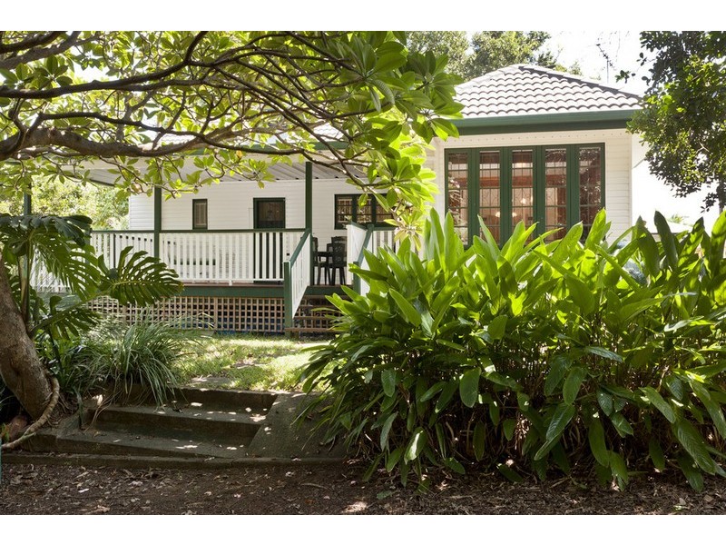 46 Greenmount Avenue, Holland Park QLD 4121