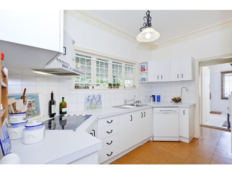 46 Greenmount Avenue, Holland Park QLD 4121