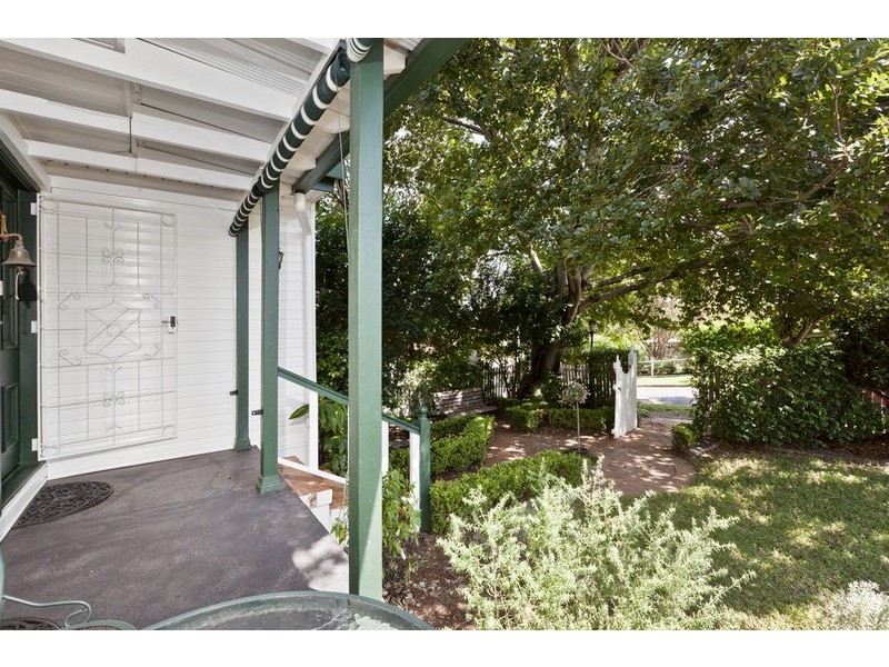 46 Greenmount Avenue, Holland Park QLD 4121