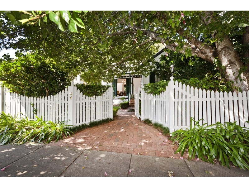 46 Greenmount Avenue, Holland Park QLD 4121