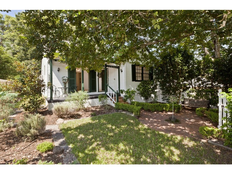 46 Greenmount Avenue, Holland Park QLD 4121