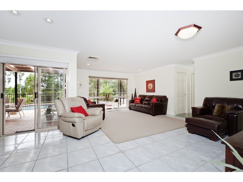 9 Quetta Close, Carindale QLD 4152