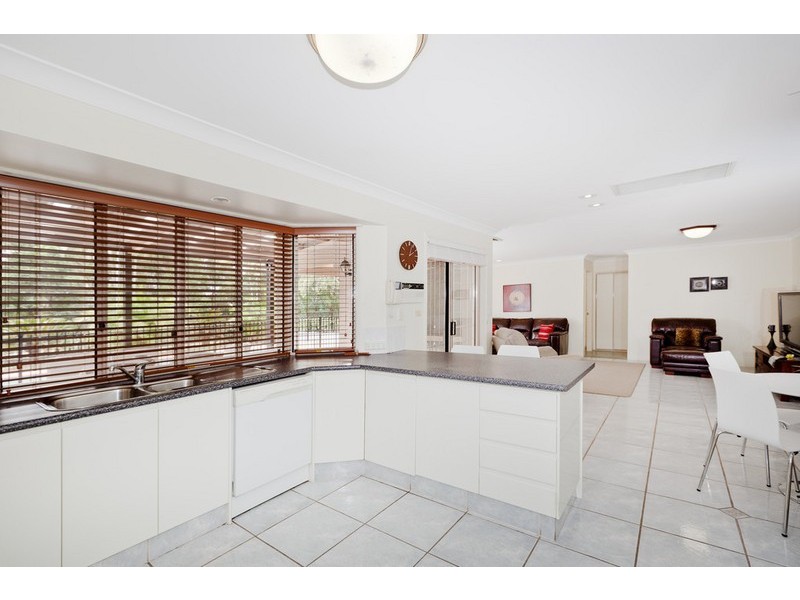 9 Quetta Close, Carindale QLD 4152