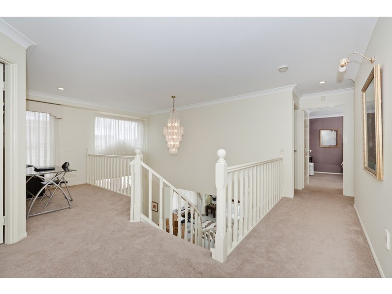 9 Quetta Close, Carindale QLD 4152