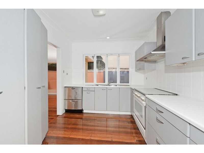 143 Arnold Street, Holland Park QLD 4121