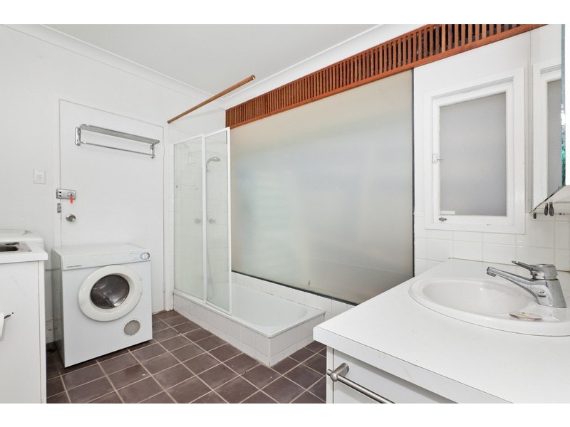 143 Arnold Street, Holland Park QLD 4121