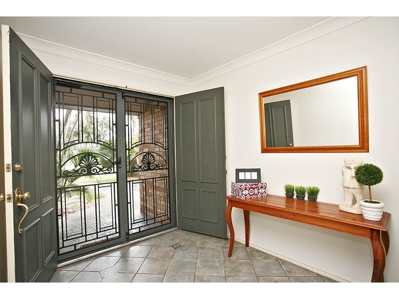 9  Spring Close, Calamvale QLD 4116