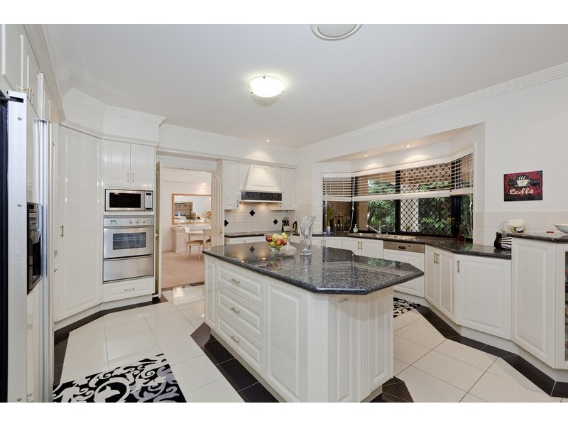 4  Reculver Street, Robertson QLD 4109