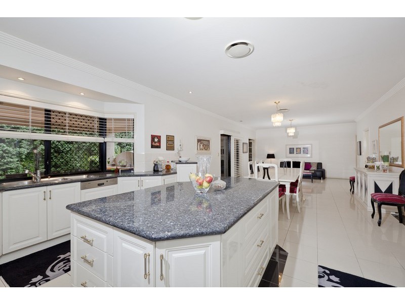 4  Reculver Street, Robertson QLD 4109