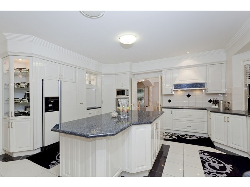 4  Reculver Street, Robertson QLD 4109