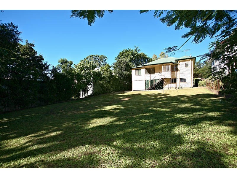 100 Esher Street, Holland Park West QLD 4121