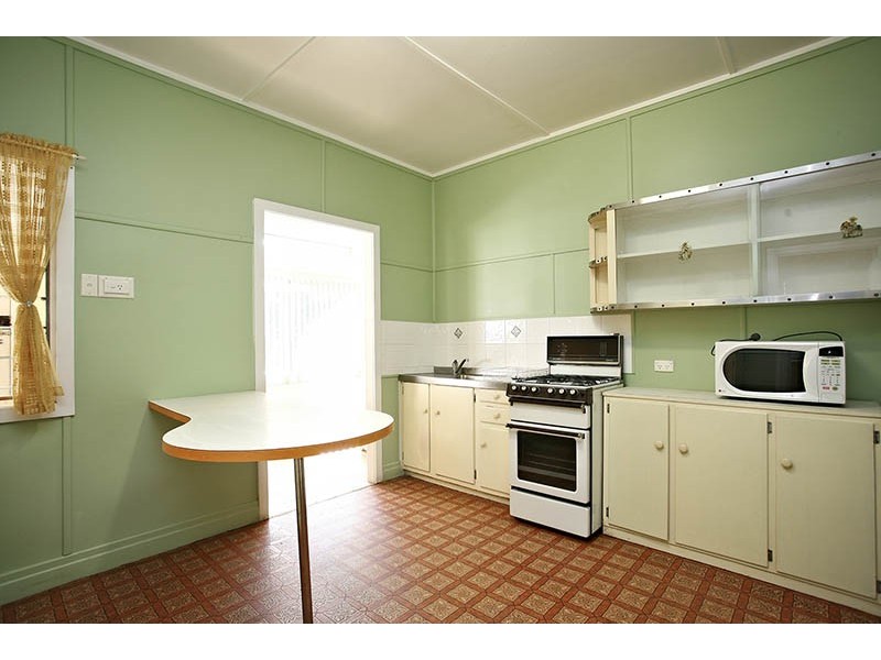 100 Esher Street, Holland Park West QLD 4121