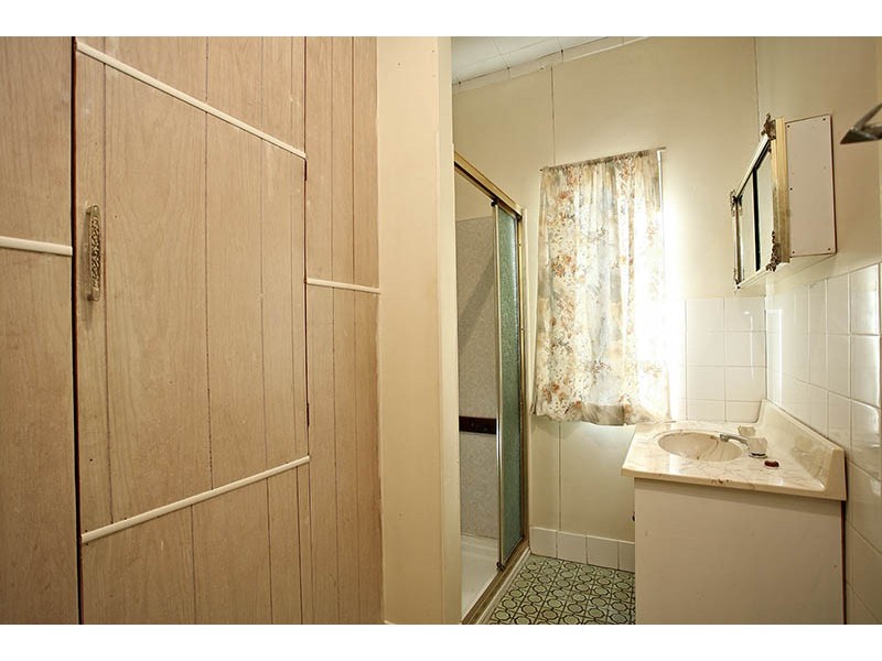 100 Esher Street, Holland Park West QLD 4121