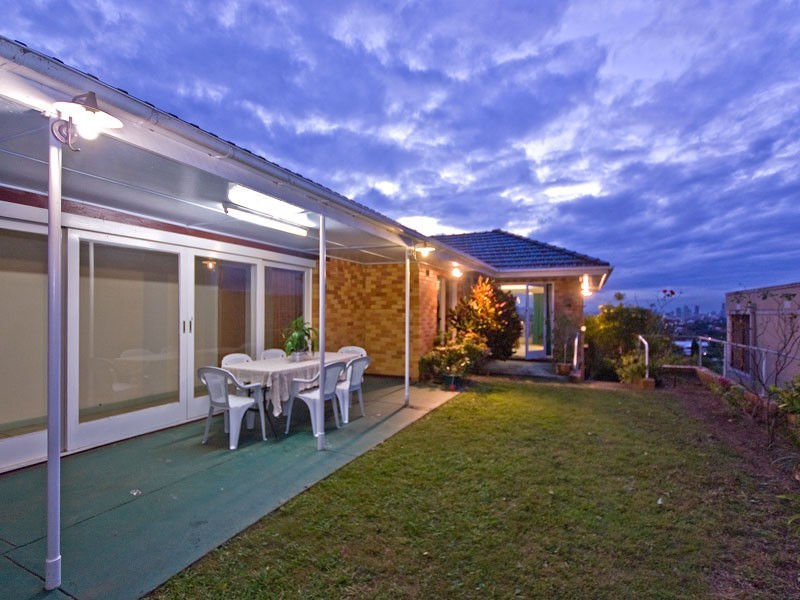 51 Dagmar Street, Holland Park West QLD 4121