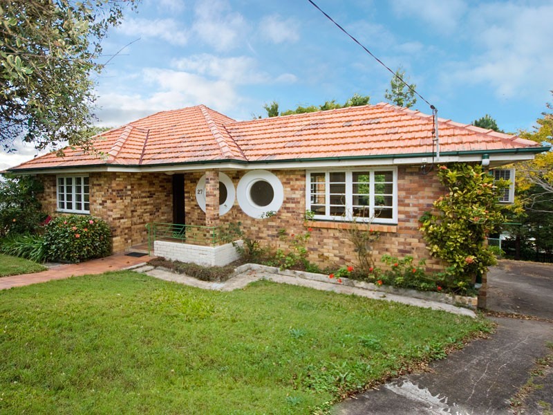 27 Albert Street, Holland Park West QLD 4121