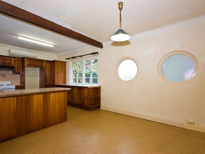 27 Albert Street, Holland Park West QLD 4121