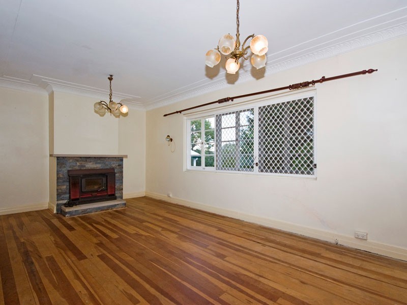 27 Albert Street, Holland Park West QLD 4121