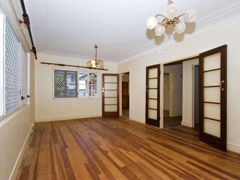 27 Albert Street, Holland Park West QLD 4121